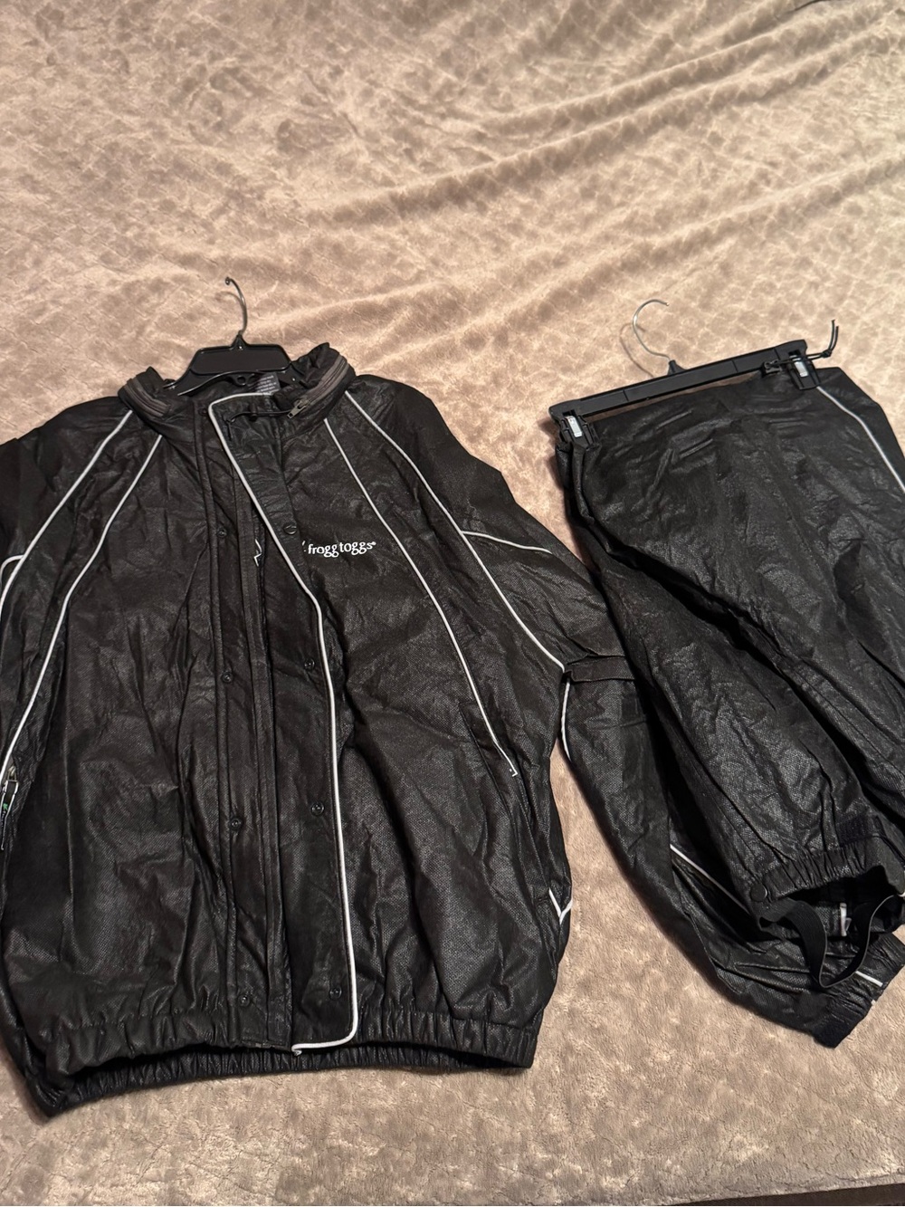 Frogg Toggs Black Rain Jacket and Pants Set